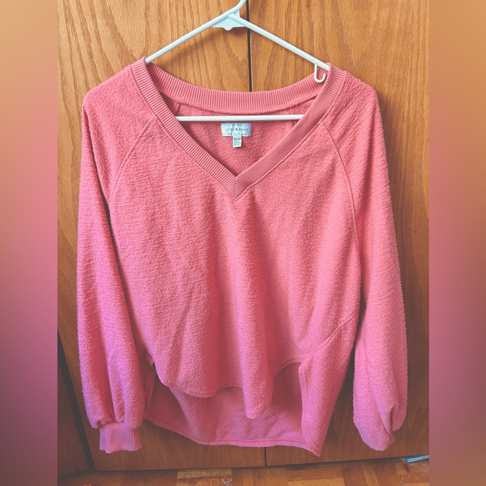 Gorgeous coral Lucky Brand scoop bottom sweatshirt